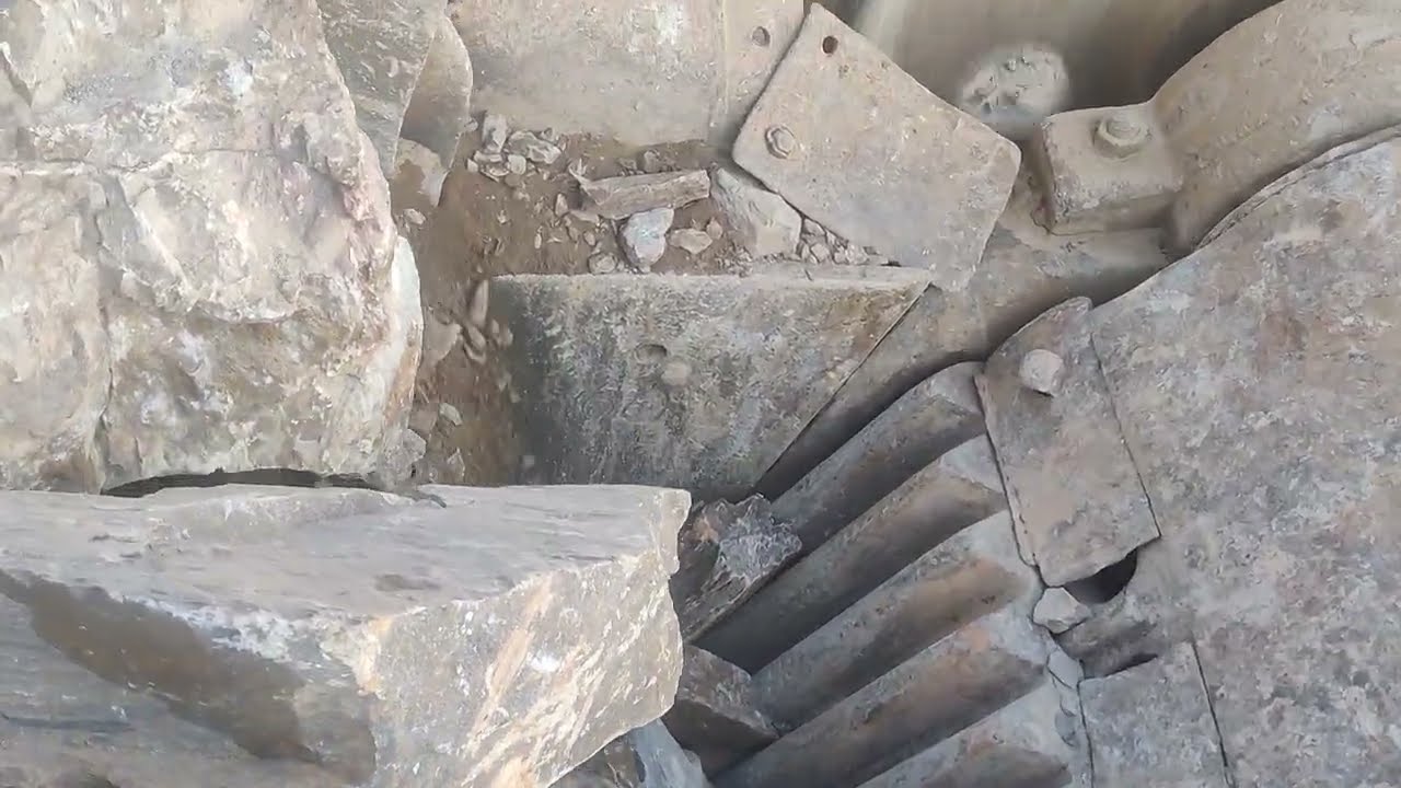 Biggest Rocks Blocks Giant Showing Power With Jaw Machine #stonecrusher 