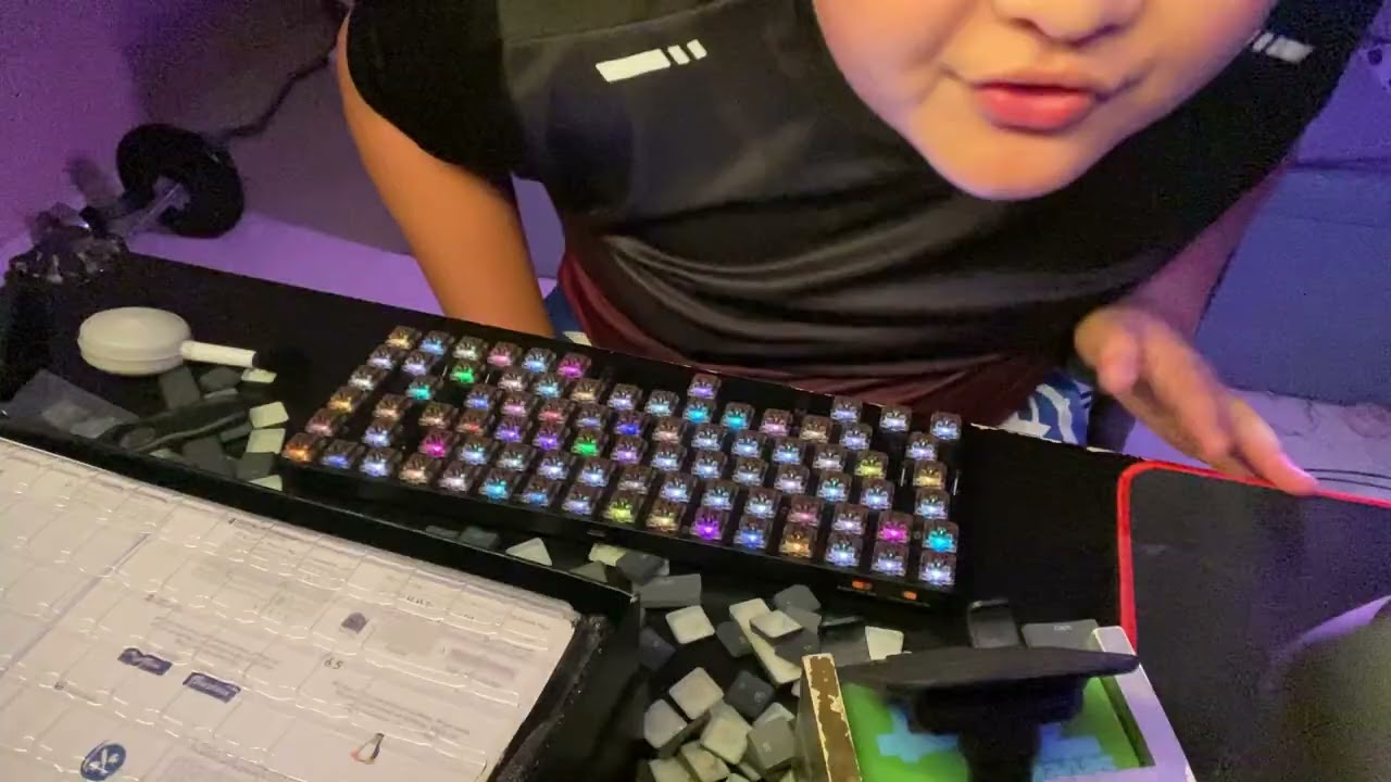 KingWayEun cleans a keyboard for 30 minutes(0 subscriber special)