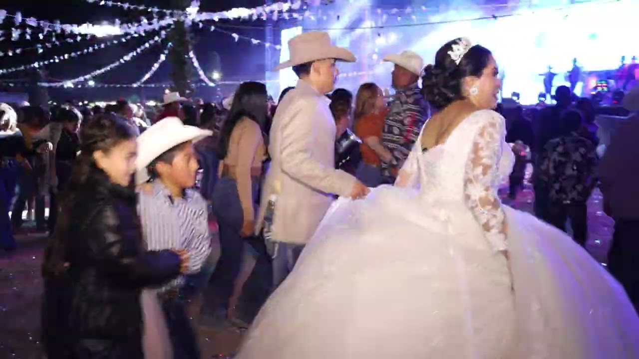 CONJUNTO BRAVO EN LA YERBA, DR. ARROYO, N.L. BODA DE MARTÍN Y JENNIFER. PURAS PARA ANIMAR...