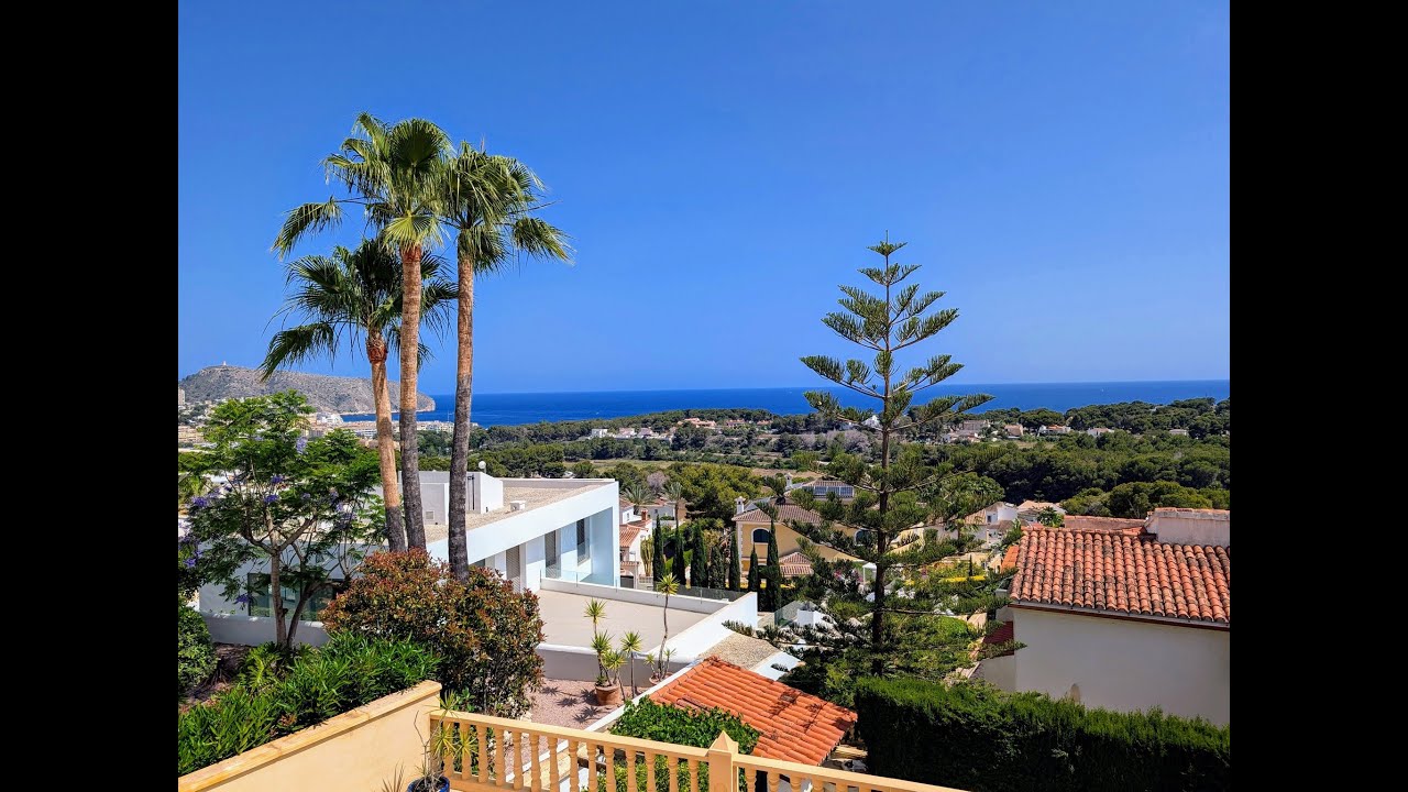 Villa with panoramic sea views for sale in Moraira
