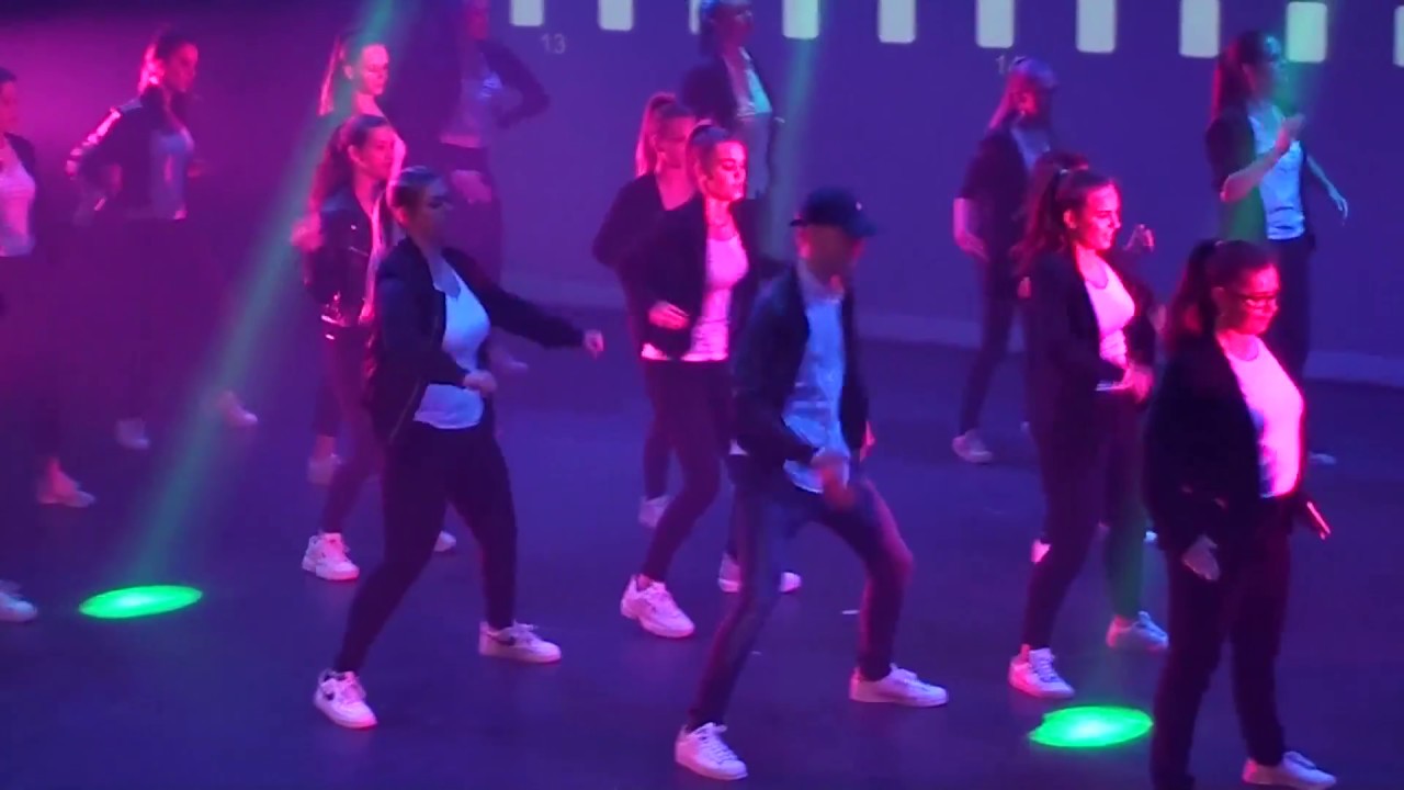 2018 Van Opstal on stage kids