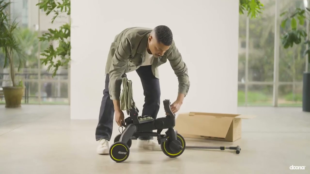 Doona Liki Trike S1 распаковка и сборка видео обзор