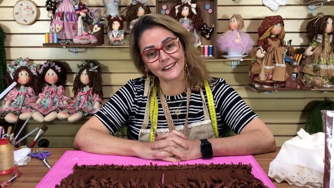 Coleção Artesãs - Costureira Marie