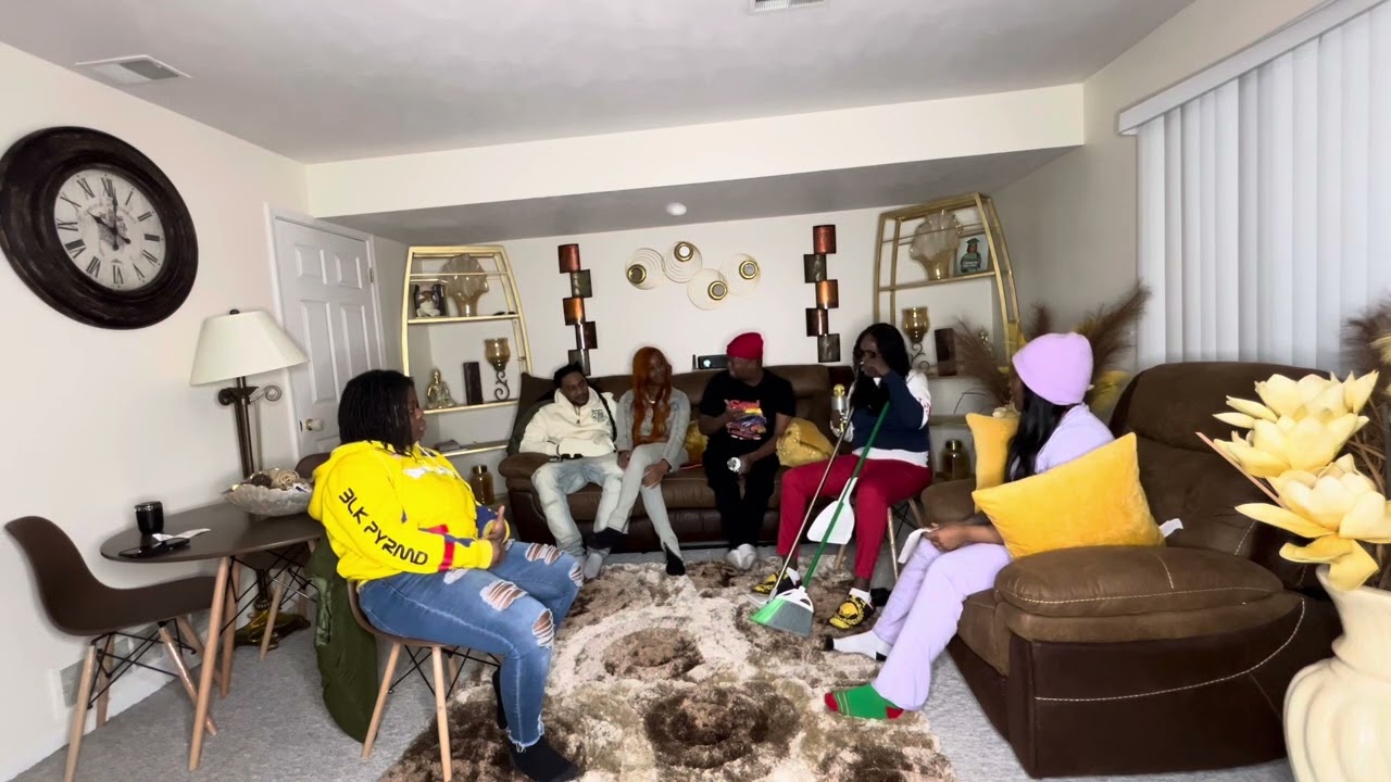 ROUND TABLE TALK