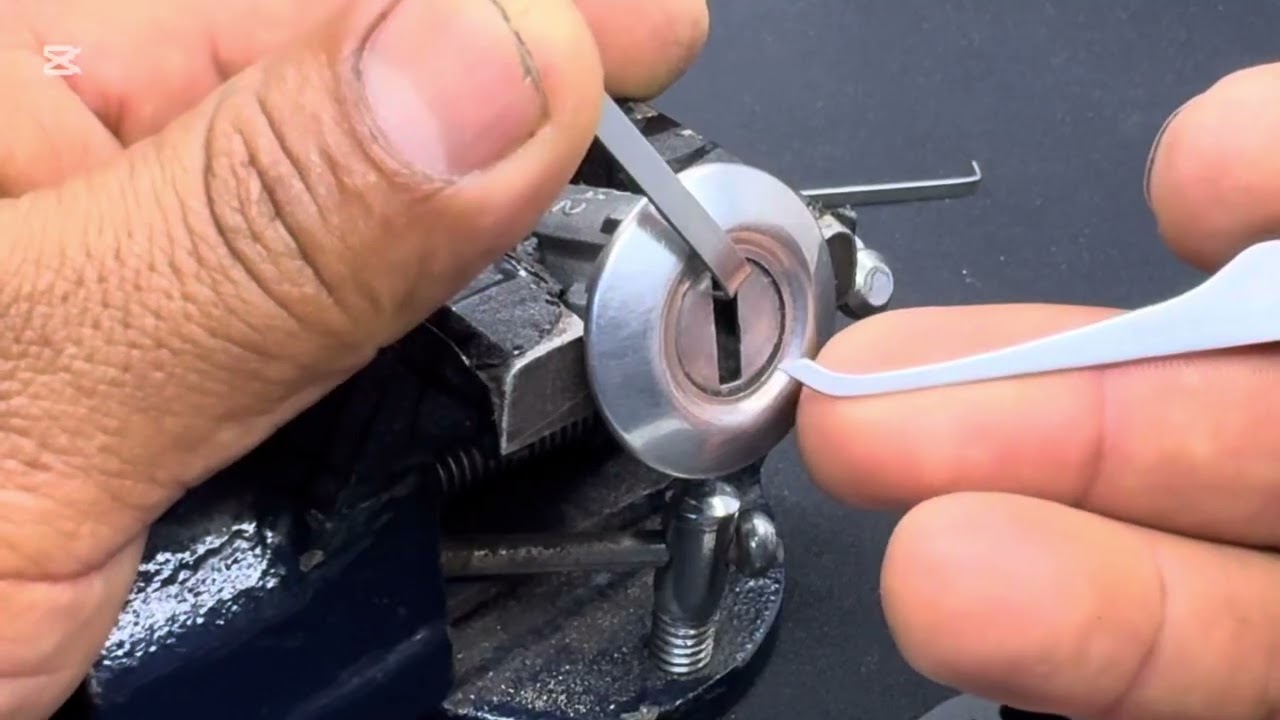 ➡️ Aprende  a  ganzuar  cerraduras  🔐 con método casero 😱🔑🛠️