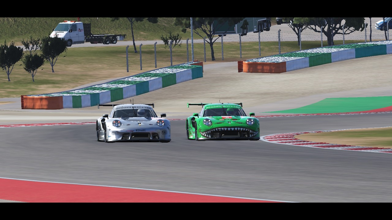 Gara in Top Split Portimao GTE Porsche 911 Le Mans Ultimate