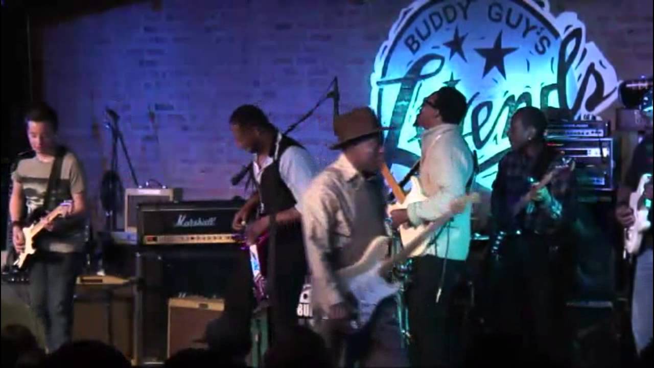 Crazy jam at Legends- Buddy Guy, Eric Gales, Robert Randolph and Quinn Sullivan (Gigity.TV excerpt)