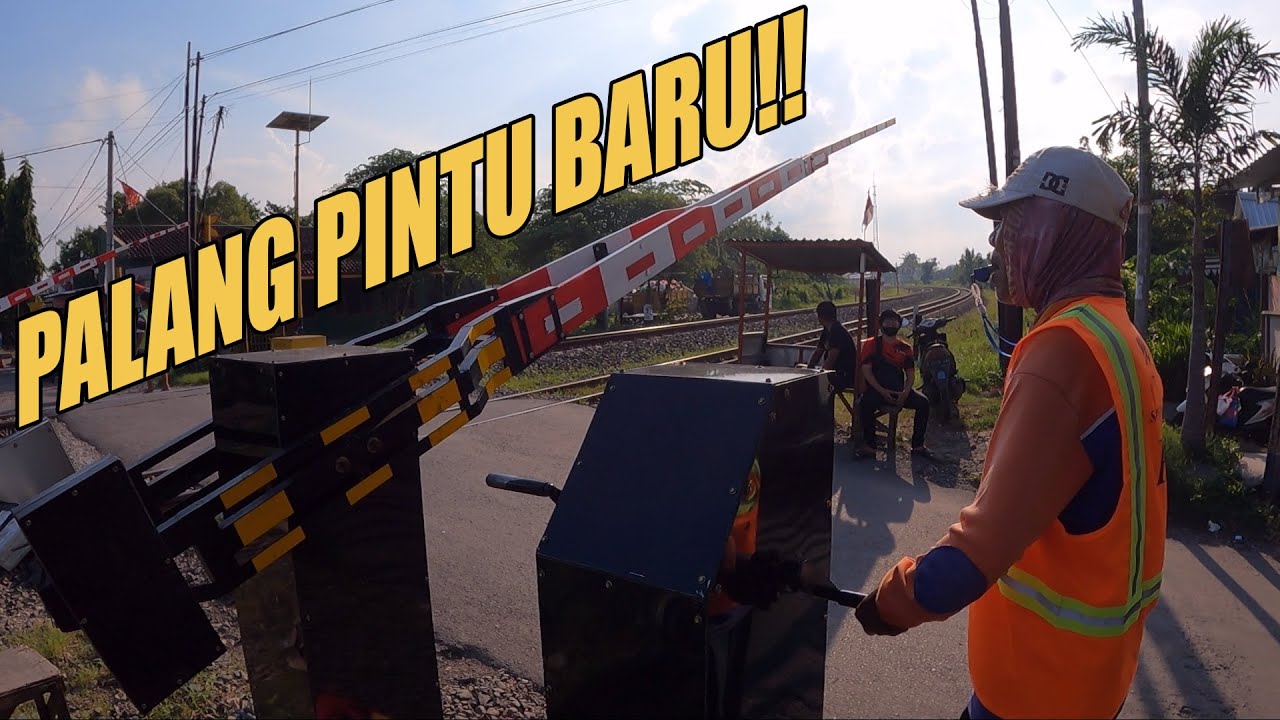 Palang Pintu Baru Unik Pakai Engkol | Perlintasan KA Sumowiharjo Babat