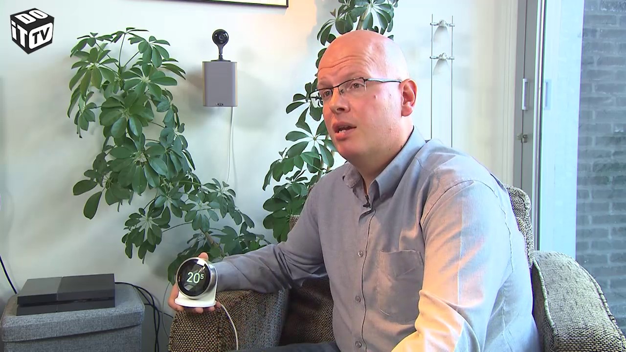 Energie besparen - Met een thermostaat regel je de warmte in je huis.