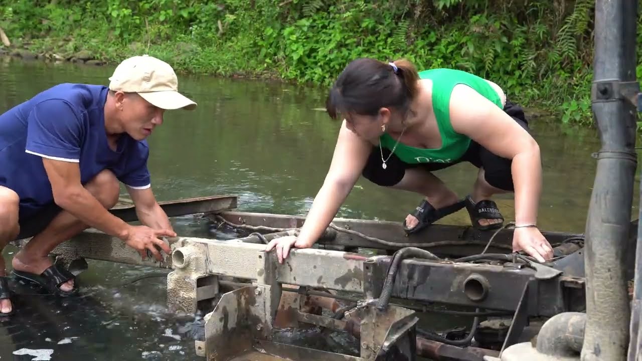 Flooded Car Restoration. Heavy Equipment Restoration. Repair The Car's Push Shaft Was Flooded