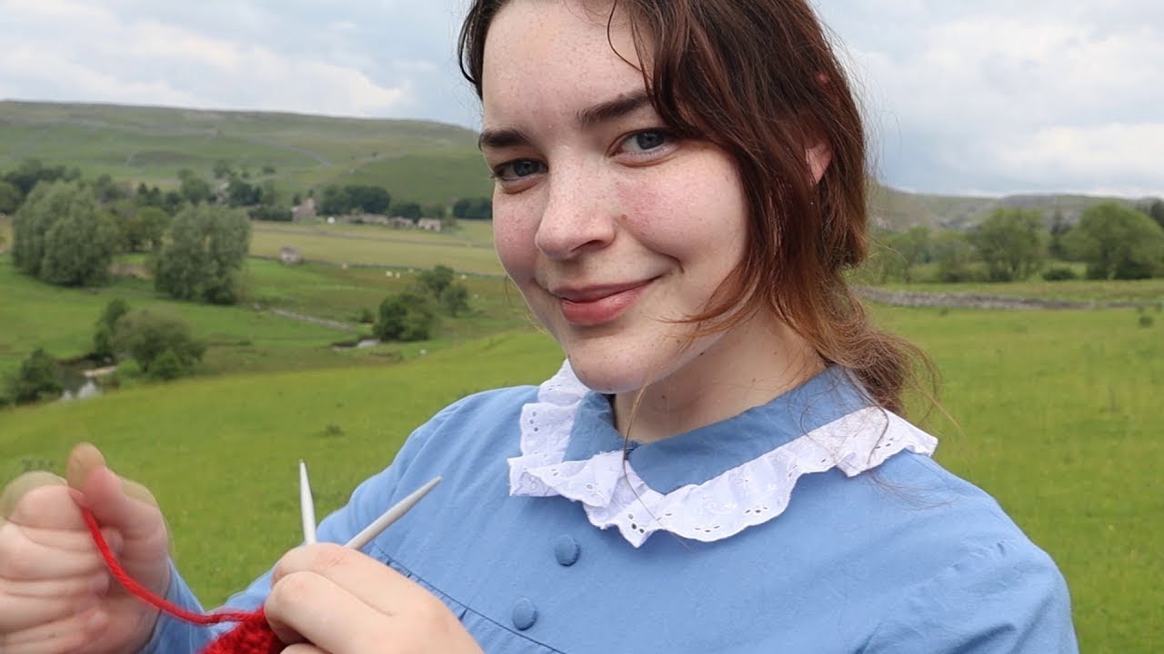Cosplay ASMR - Picnic with Sophie from Howl's moving Castle [Geeky Tingles]