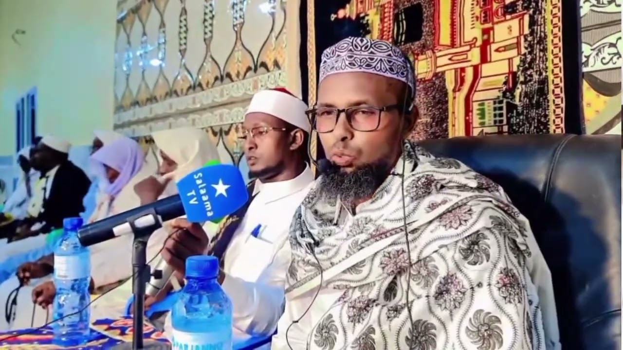 Dr Sheekh Abuukar Xasan Maalin ayaa masjidka Jaamaca Waalideen magaalada Galkacyo ka jeediyay