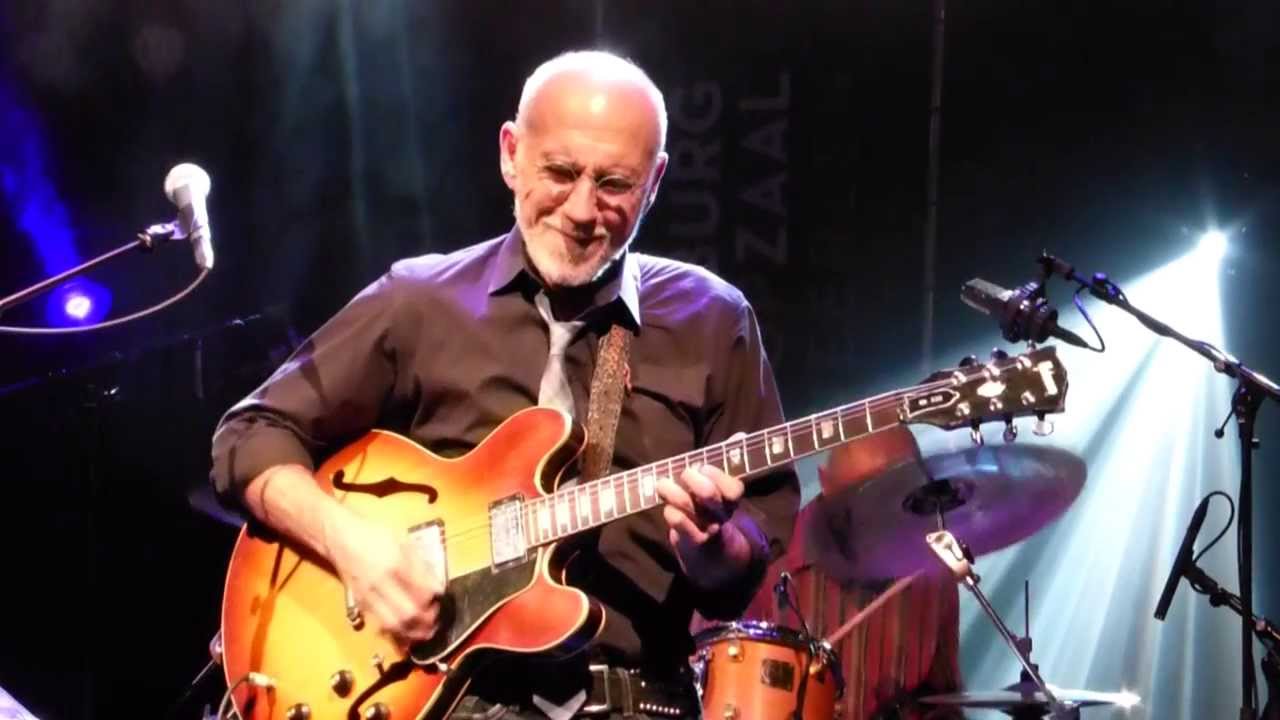 LARRY CARLTON - MR. 335 PLAYS THE BLUES!