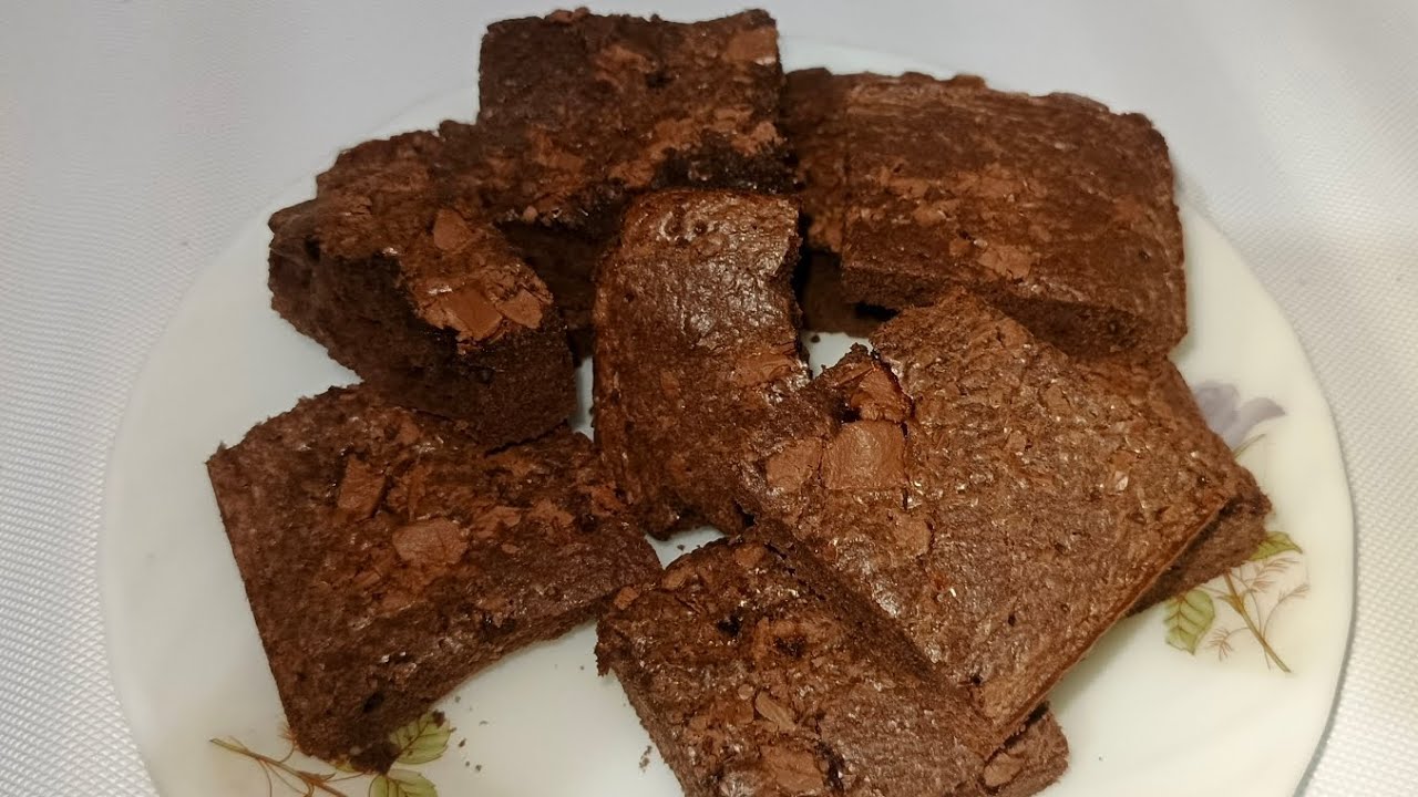 Perfect fudgy brownies recipe by uroojfatima |browniesrecipe|fudgybrownies|chocolatebrownies|top