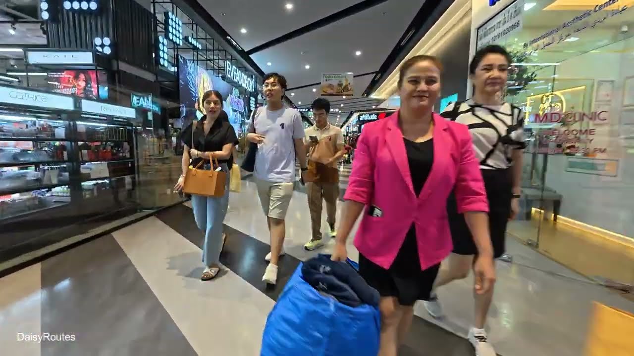 Shopping in Bangkok 🇹🇭 MBK Center Walking Tour