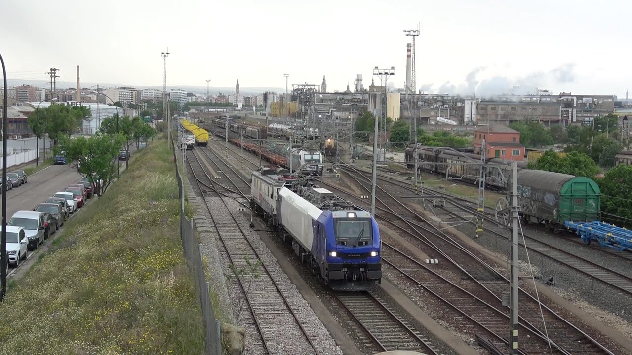 256.220 Alpha Trains con la 269.055 de LOW COST RAIL