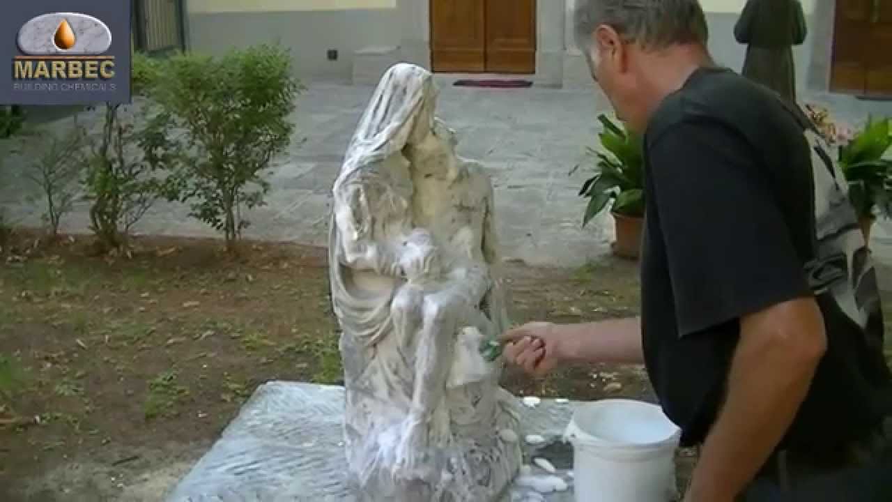 SISTEMA: Rimozione di alghe e licheni su statua di marmo con ALGANET®