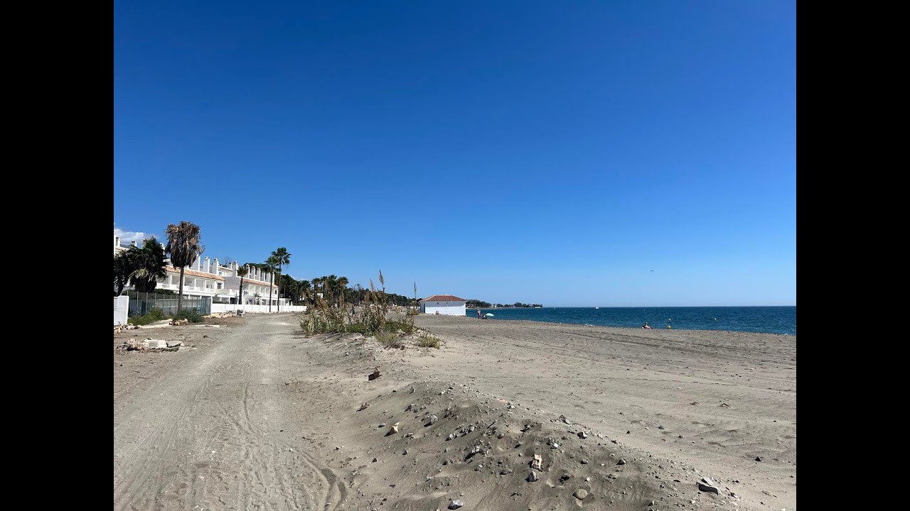 Frontline beach townhouse with three bedrooms in El Saladillo, New Golden Mile, Estepona, Spain