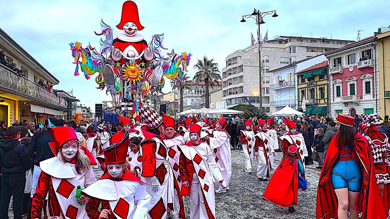 Italy Street Festival | Viareggio Carnival in Tuscany | Carnevale di Viareggio