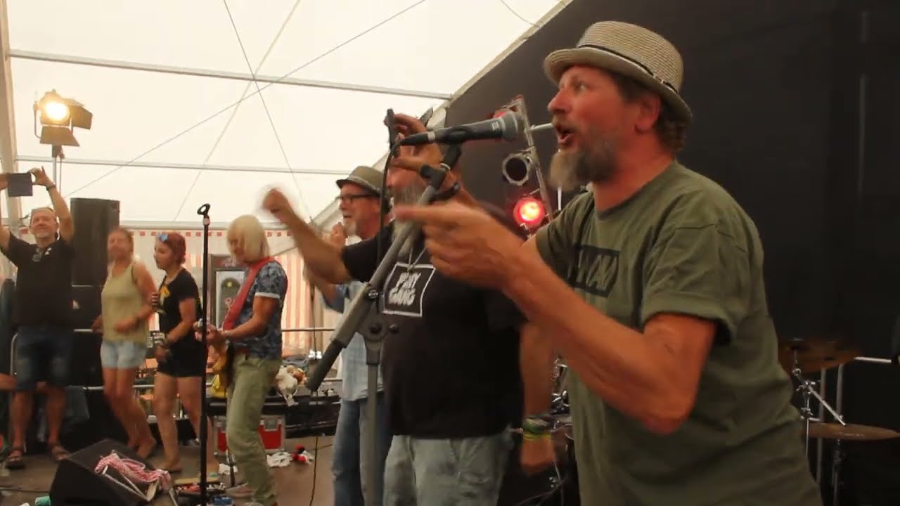 07 2022; 30.Oettersdorf open air; Kirsche&Co (halts maul und tanz mit mir;  der Turm stürzt ein)