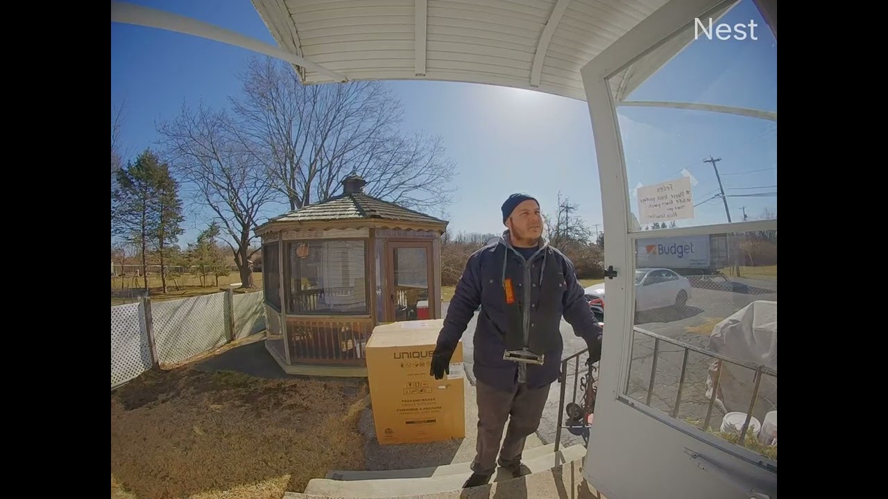 Lowe’s Unprofessional delivery