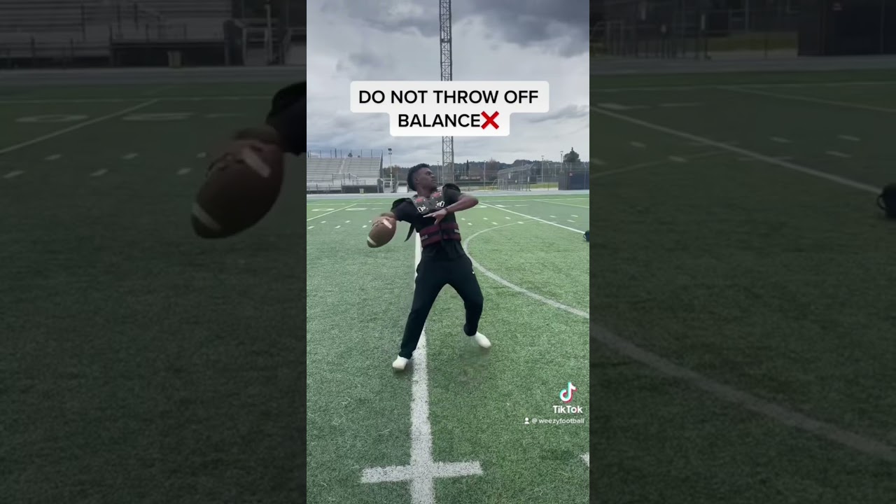 HOW TO THROW BETTER?#shorts #sports #quarterback #madden #throwing #football #ncaa #football #d1