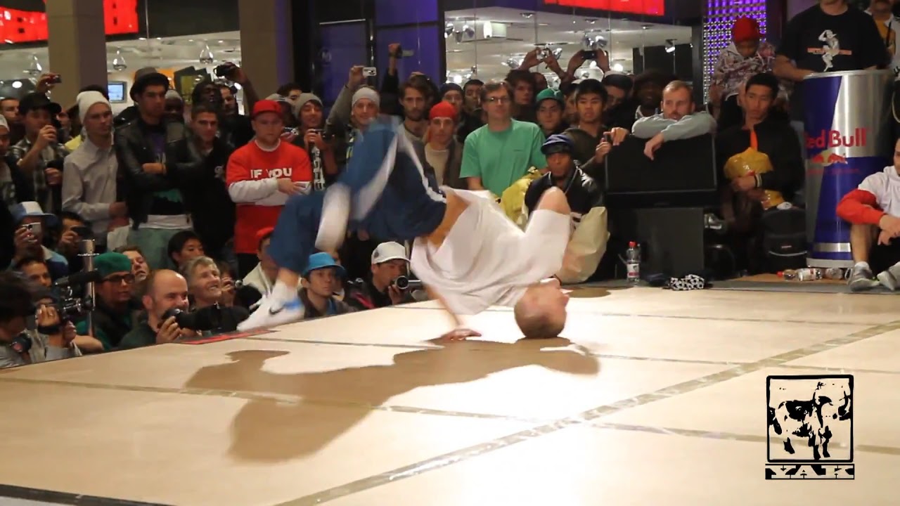 BATTLE OF THE YEAR BOTY 2009 1on1 - MORRIS VS LIL KEV by YAKfilms