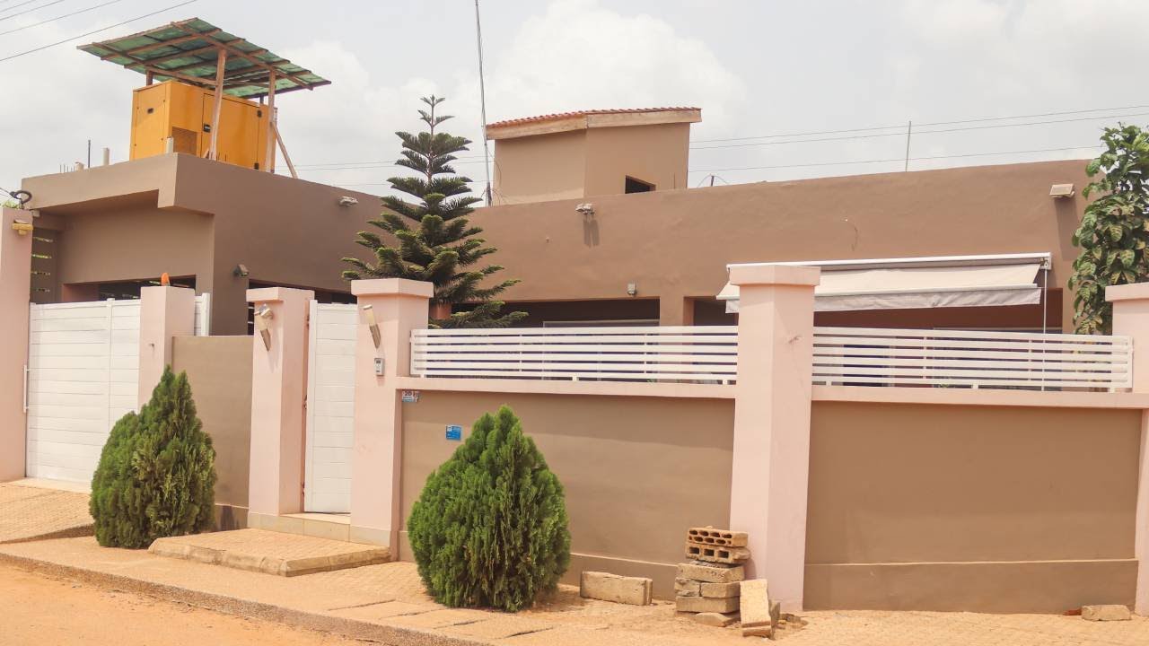 À VENDRE – SUBLIME VILLA DE HAUT STANDING A ADIDIGOME (TOGO)