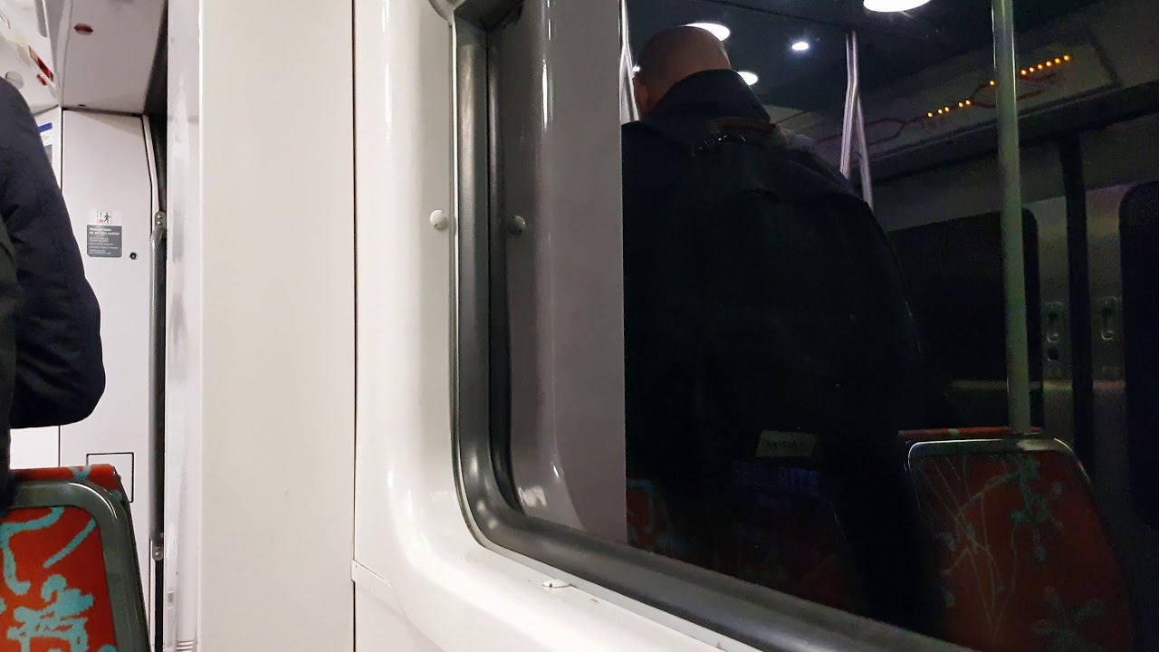 ( RER A ) Trajet à bord d'un MI09 mission UZAN fort bruit dans le tunnel du à la vitesse