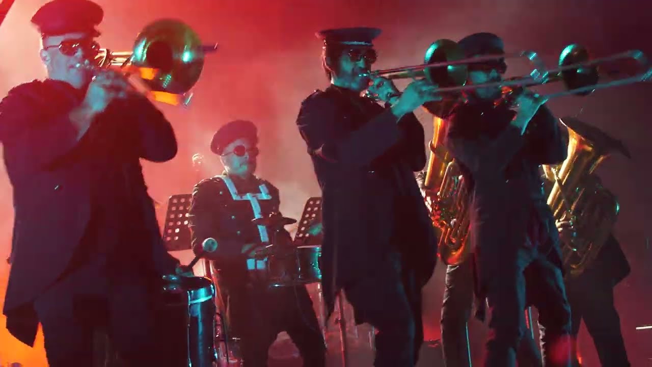 MOONSHINERS & Káustika - Tipsy Chicken (live at Festival dos Canais '2022)