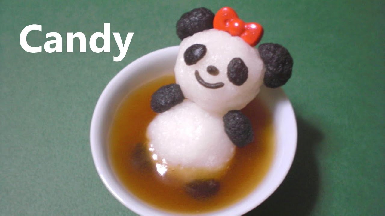 パンダ形の団子を作る　Making panda shaped dango