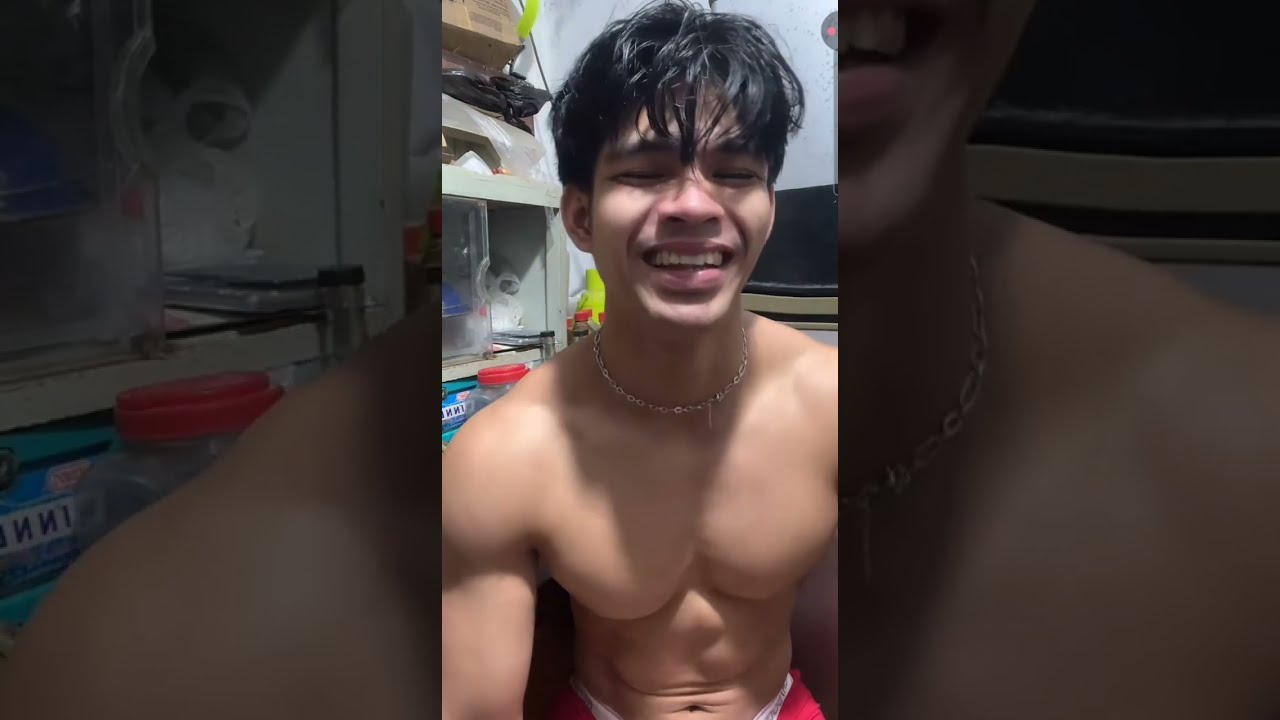 Brondong kekar sedang curhat