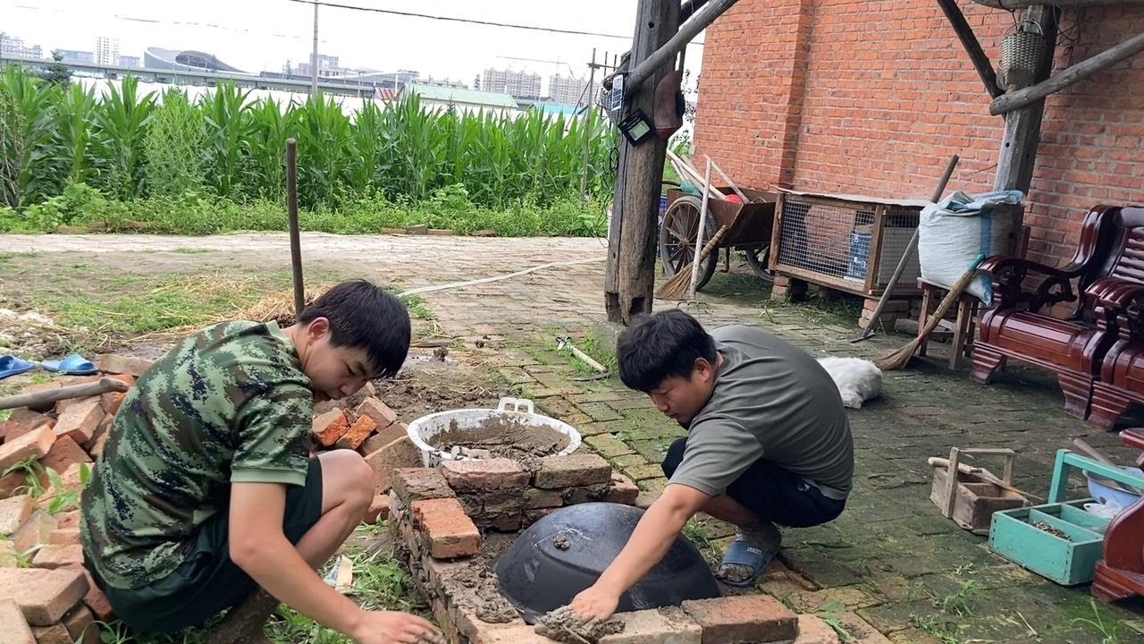 中朝边境农村，使用民间传统工艺搭灶台！泥巴加稻草代替水泥 【东北鸭蛋说白了】