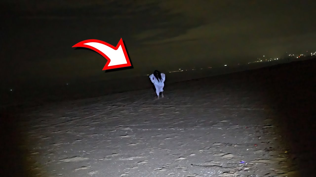 MULHER DE BRANCO CORREU PRA CIMA DA EQUIPE NA PRAIA! (Parte 6)