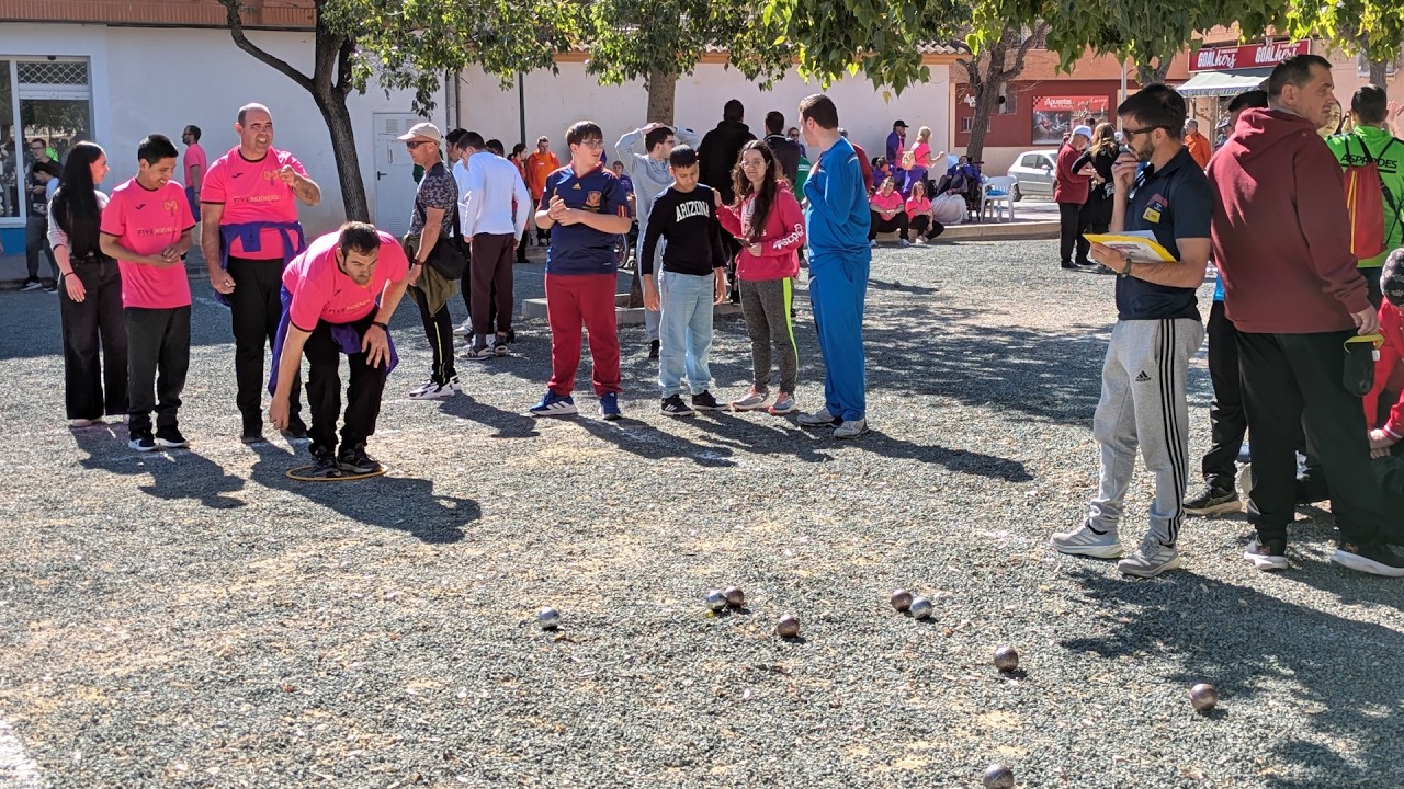Más de 600 personas de 28 centros participan en la Jornada Regional de Petanca adapata | 2026