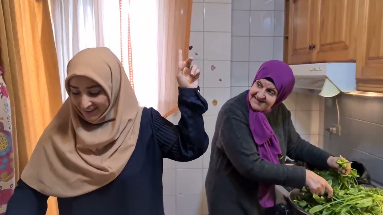 زوجي عمل تحدي بيني وبين حماتي 😰 وأطيب فطائر السبانخ 😋 🫓