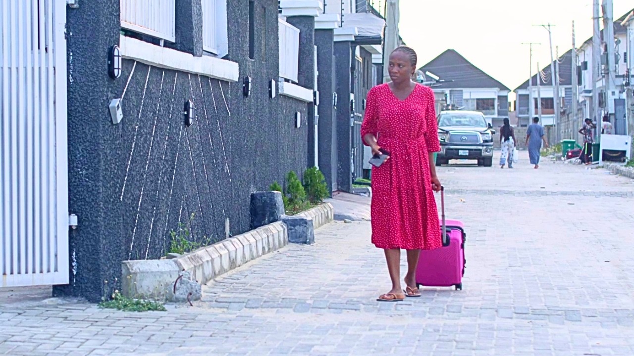 How D Poor Homeless Girl Walking On The Road Side Met A BillionaireThat Took Her In| Nigerian Movie