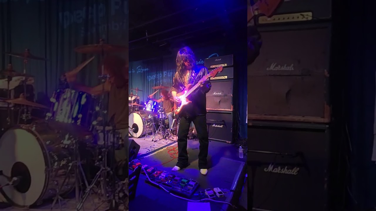 Joe Stump plays Blackmore,  Stormbringer solo