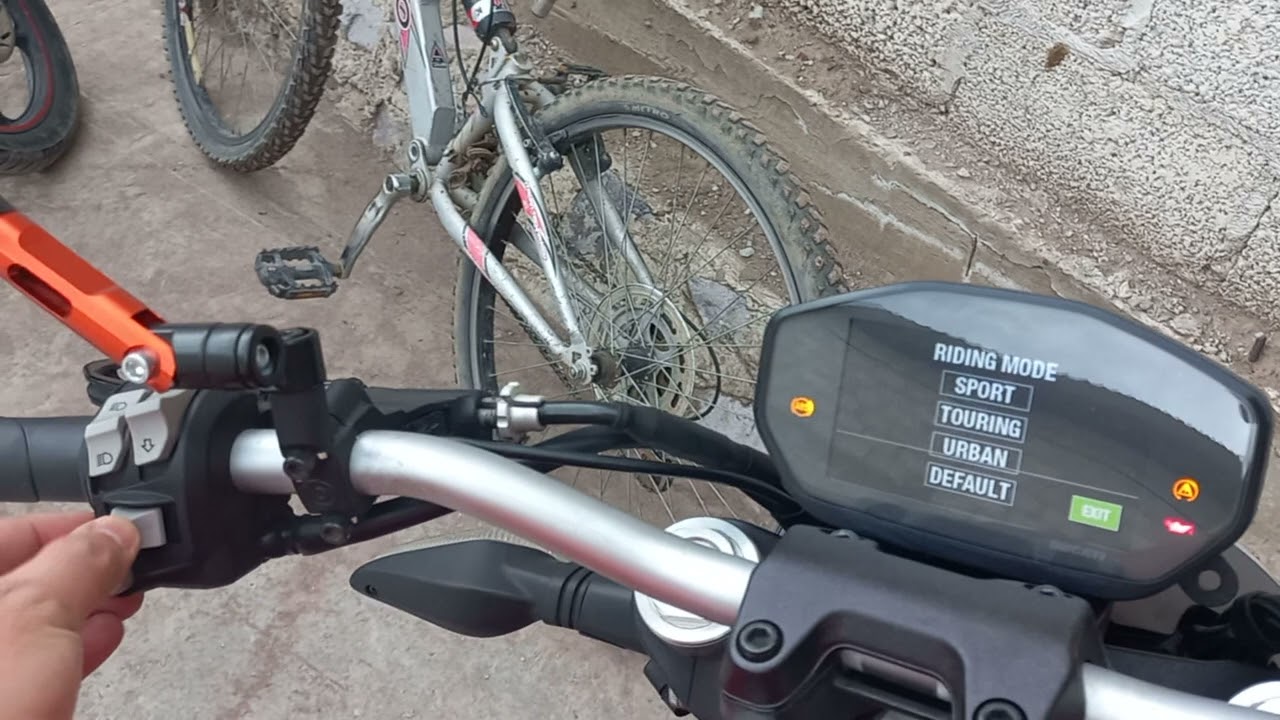 Menu de Ducati Monster 821 2018 $esta en venta por si les interesa brooos$ $Informes al 55 27044442$