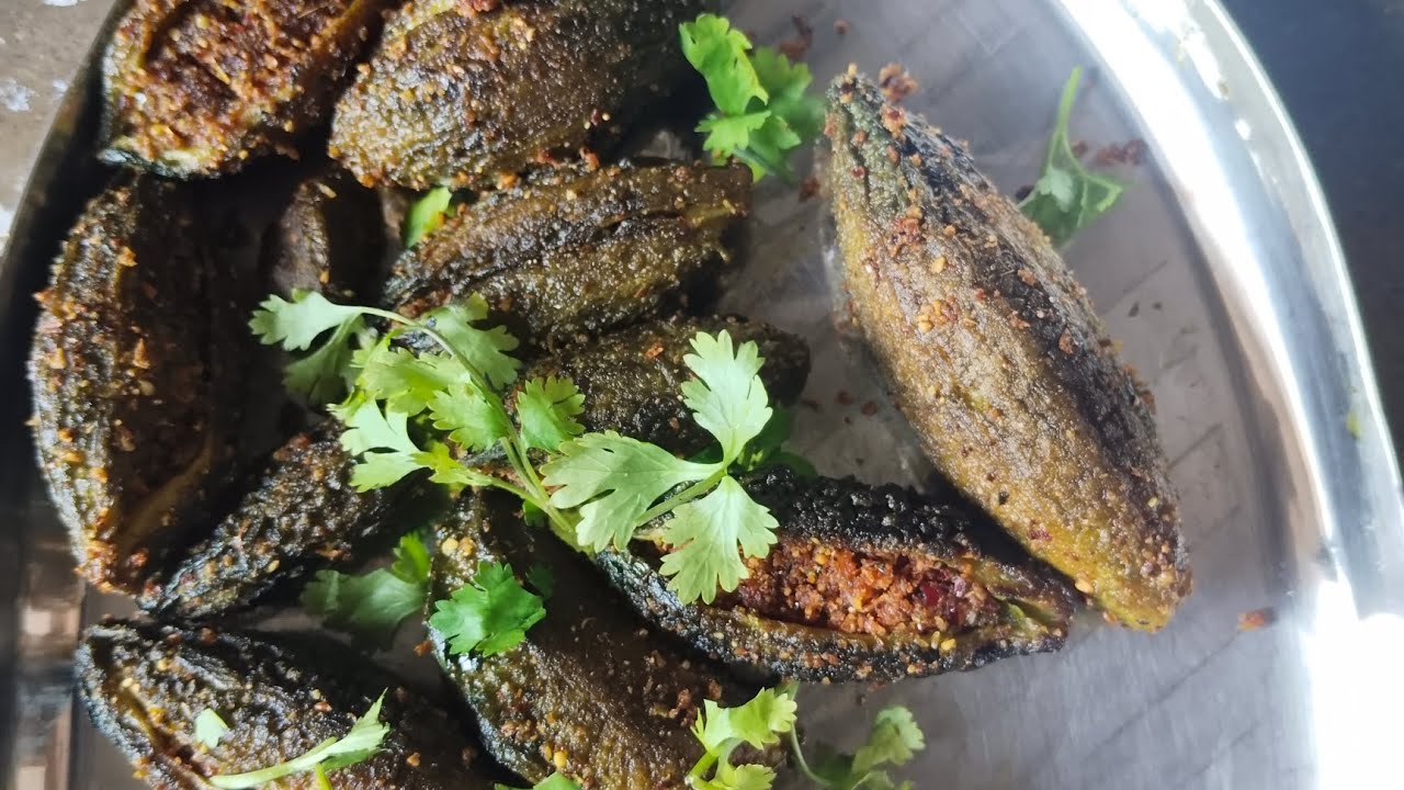 అస్సలు చేదు లేని గుత్తి కాకరకాయ కర్రీ 😋#kakarakaya #viral #curry #foodie 👈
