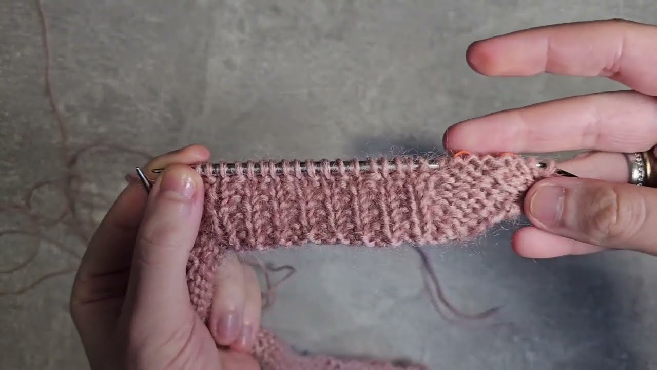 Maintaining the stitch pattern during increases on the Amber Cardigan