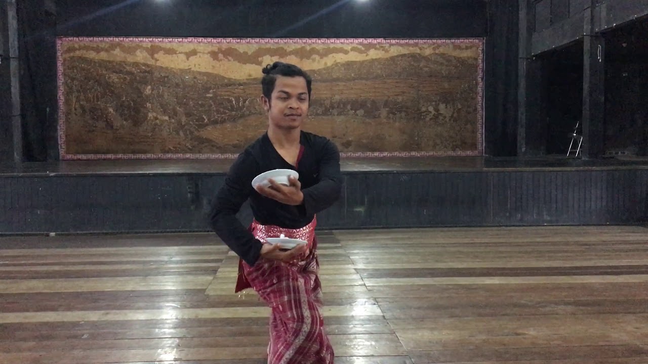 Tari piring huriah Adam ISI Padangpanjang