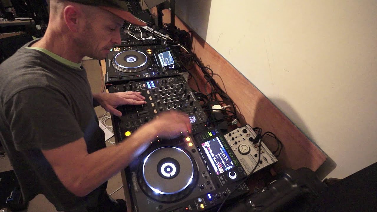 Начните свой DJ-сет эффектно и будьте замечены менеджерами клубов