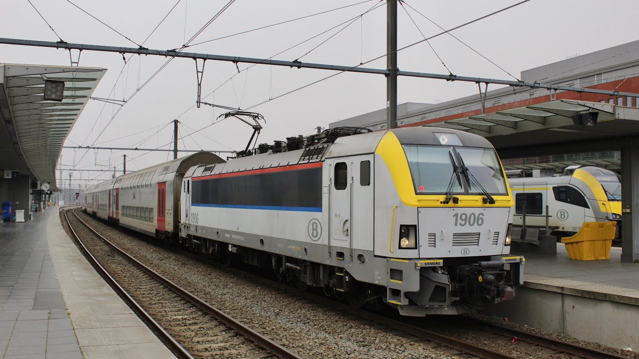 Trains at Brugge Railway Station in the evening rush hour - 16/3/22