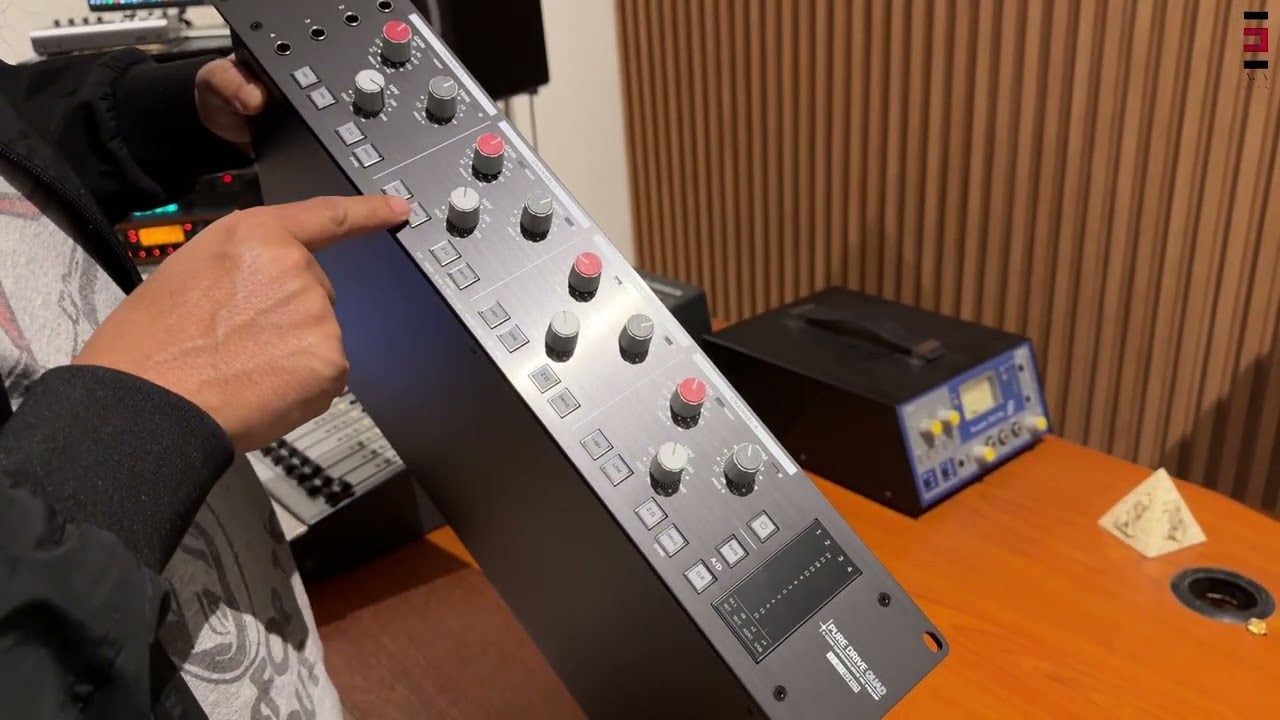 Unboxing SSL Pure Quad Drive Mic Preamp, Conversion & Usb Soundcard