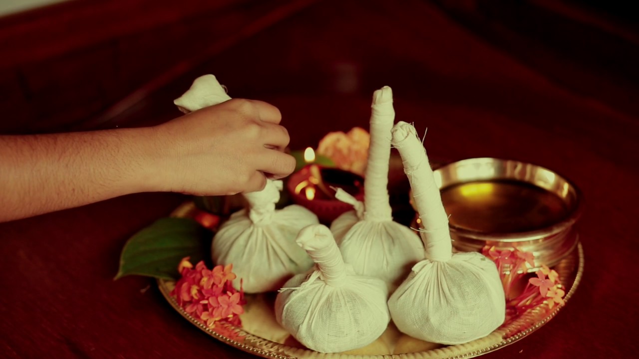 Ayurveda Spa - Patra Pinda Sweda Massage | Kurumba Village Resorts | Nilgiri | Nature Resorts