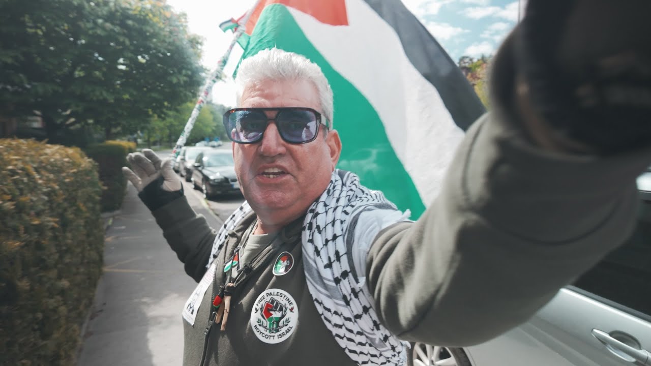 Palestinaaktivist blir v&aring;ldsam &ndash; flyr fr&aring;gor om ambassadattack: &ldquo;Du &auml;r sionist!&rdquo;