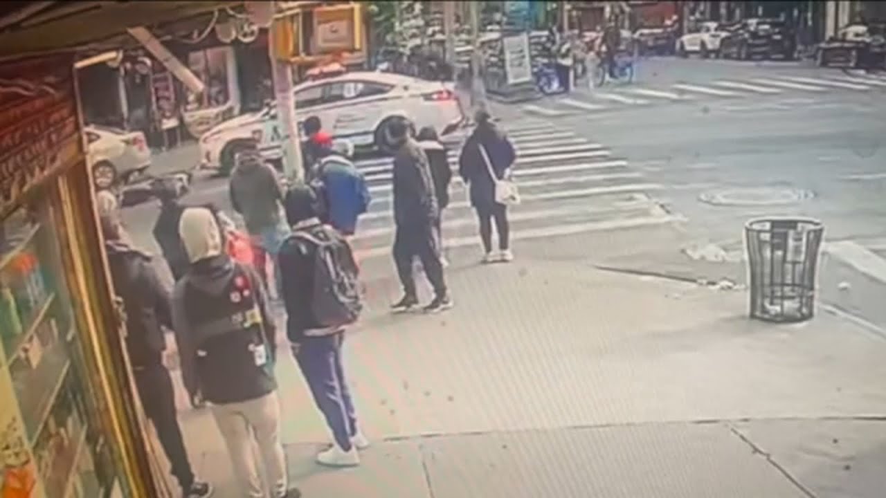 NYPD cruiser hits motorcyclist in the Bronx near 2nd crash