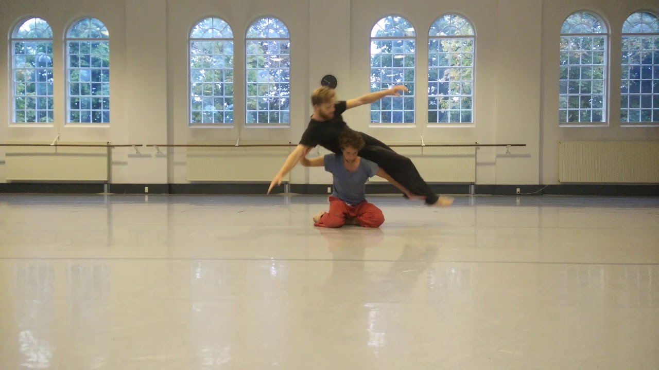 Falling and provoking - Contact Improvisation
