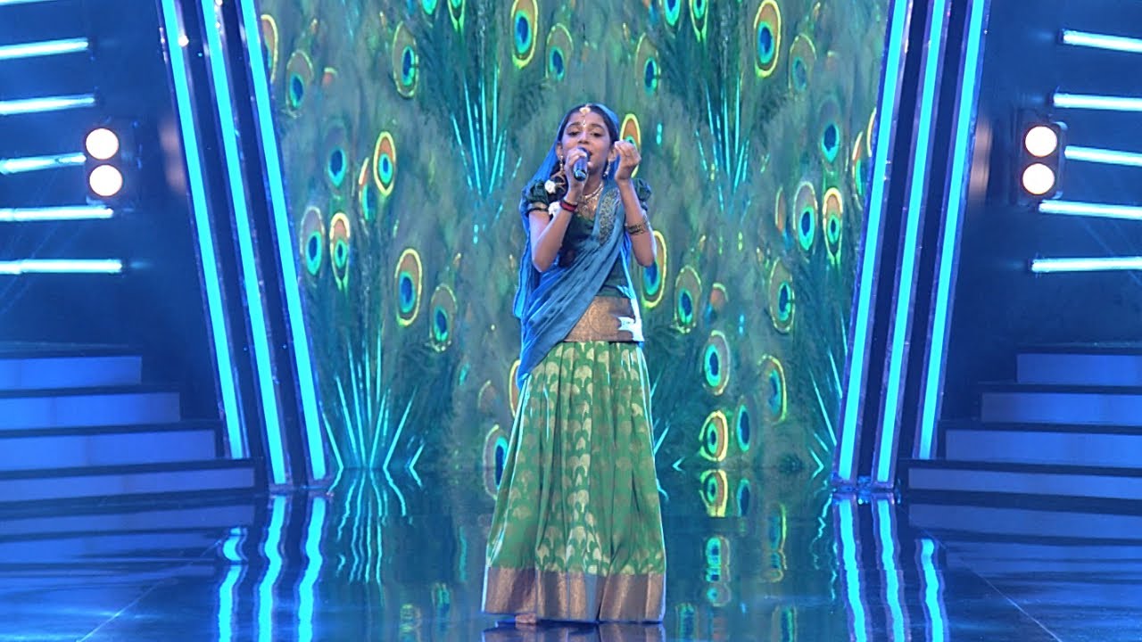 Paadam Namukku Paadam | Vishnu Priya sings 'Kannanayal radha venam' | MazhavilManorama